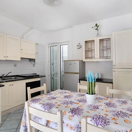 Holiday home Al Mare Famiglia Calise *