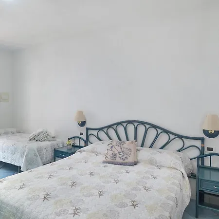 Al Mare Famiglia Calise Holiday home *